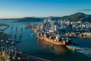 Servicios marítimos en Colombia para operaciones portuarias eficientes